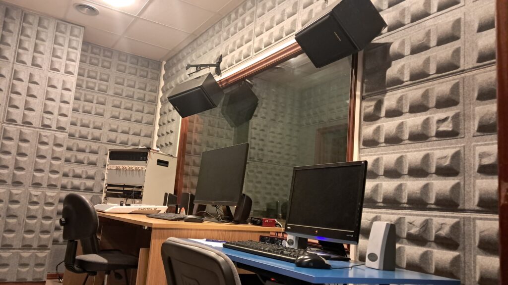 Cabina de control Sala Radio 1, radio, podcast y videopodcast