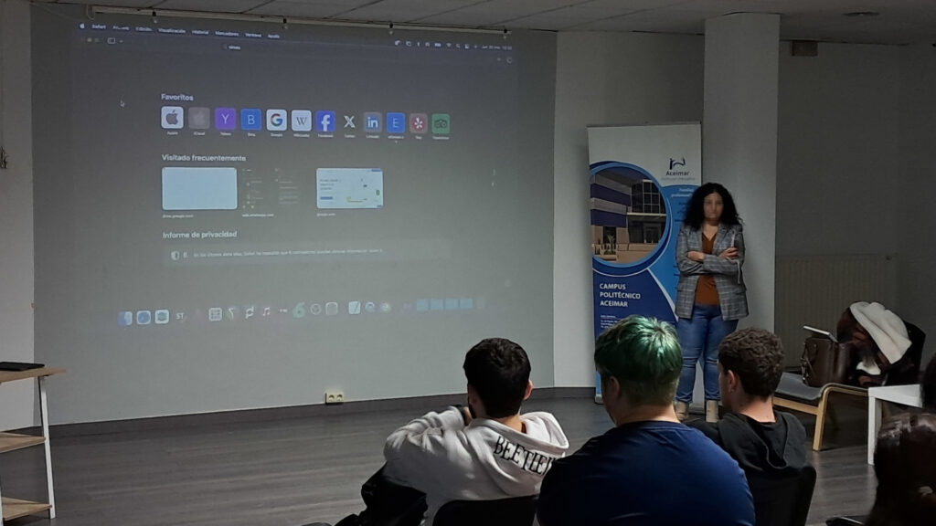 Pantalla de la sala EXPO para presentaciones y videopodcast