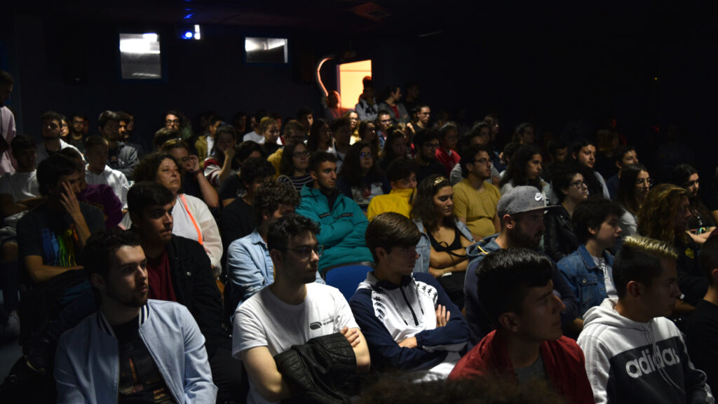 Fotografía del publico 2 del salón de actos