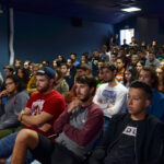 Fotografía del publico del salón de actos