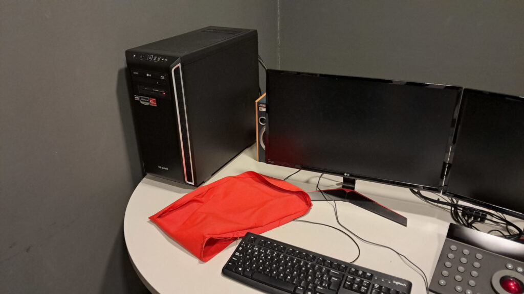 Mesa del equipo de DaVinci Resolve 02